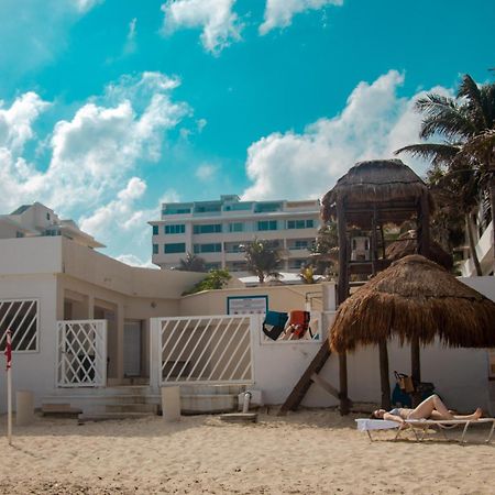 Beachfront Apartments 칸쿤 외부 사진