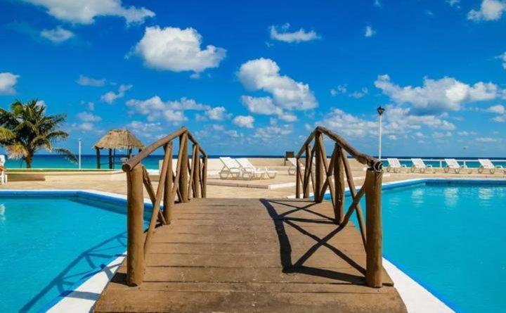 Beachfront Apartments 칸쿤 외부 사진