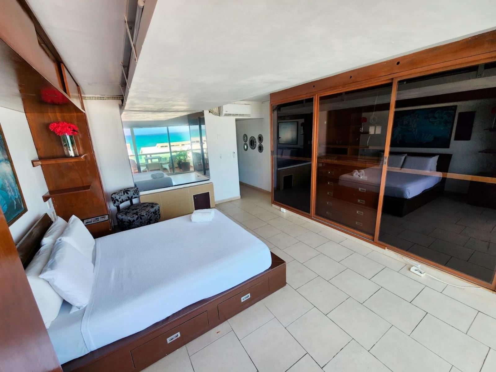 Beachfront Apartments 칸쿤 외부 사진