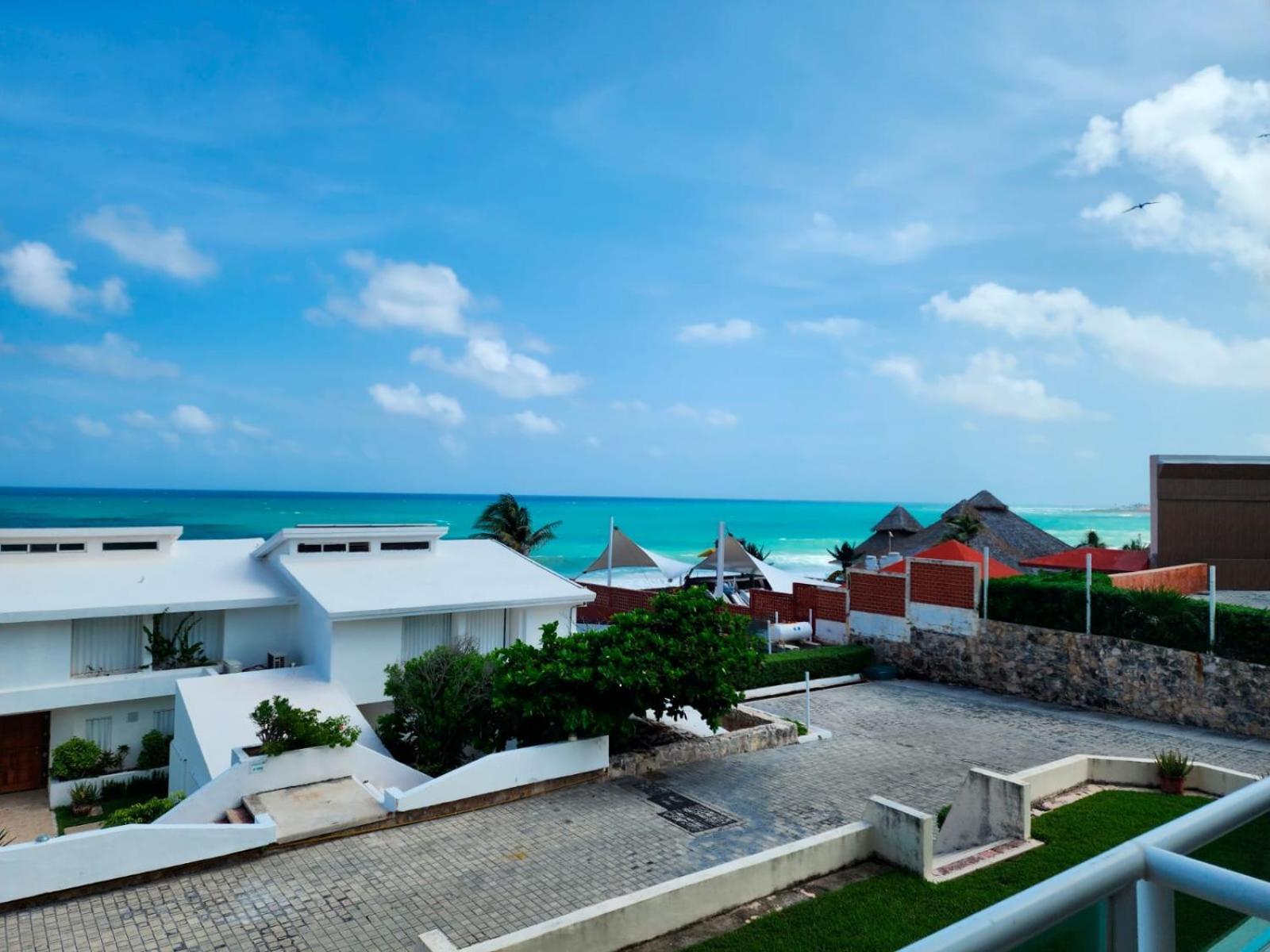 Beachfront Apartments 칸쿤 외부 사진