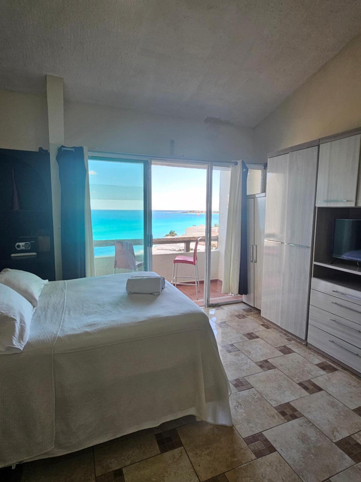 Beachfront Apartments 칸쿤 객실 사진
